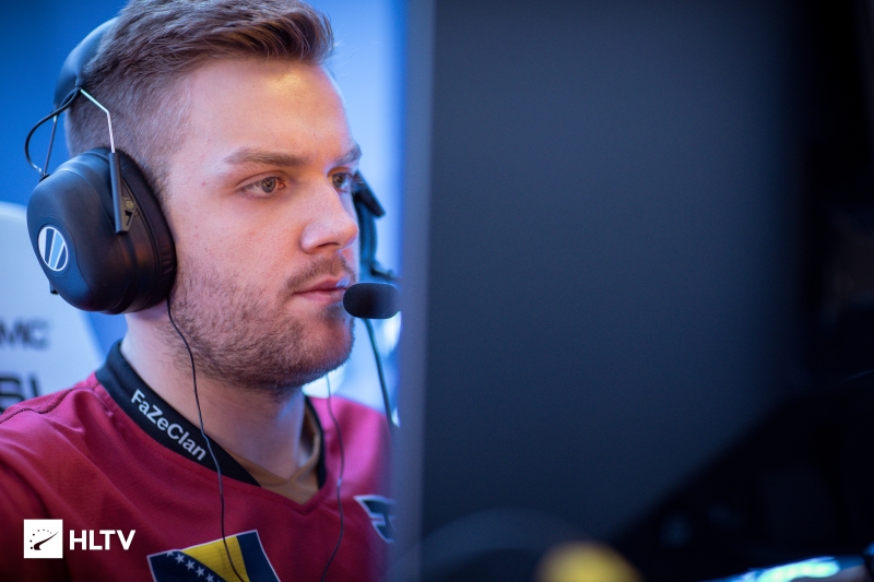 又是今天吗？Shanks在马路中间回城送出大礼，EDG惊险先下一城