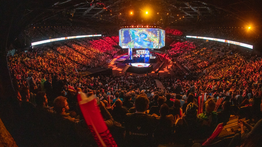 KT全队获LCK最佳阵容一阵，GEN全队获二阵，Zeus三阵上单